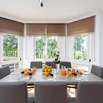 Sunstay La Colina بيت للعطل *