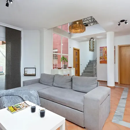 Sunstay La Colina * טורמולינוס